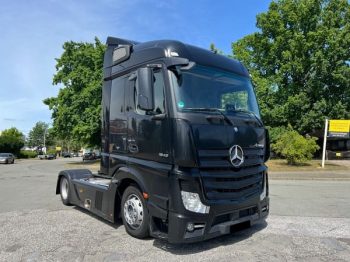 Mercedes Benz 1845 MP4